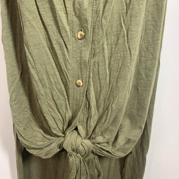 t. la Made in USA Sleeveless High Low Front Tie Shirt - Picture 3 of 8